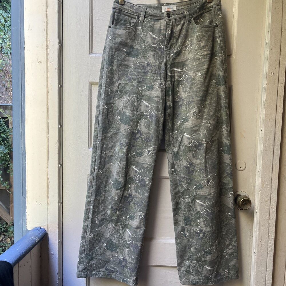 Womens Low Rise Camo Jeans M Wide Leg Urban Streetwear Y2K Skater Indie Sleaze